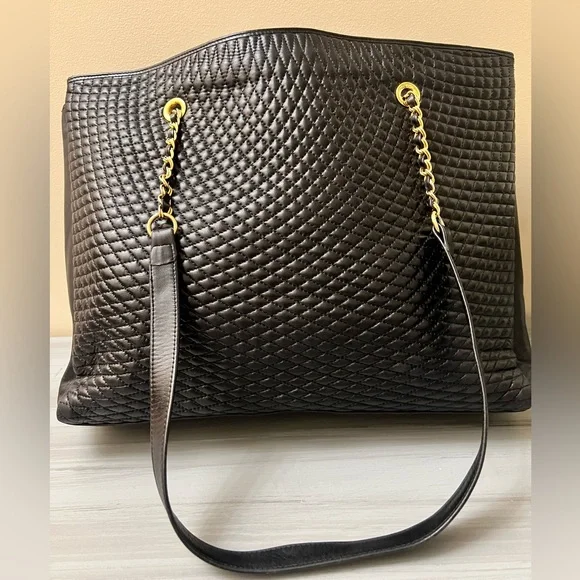 Authentic Bally Black Quilted Lamb Skin Purse - Picture 3 of 16